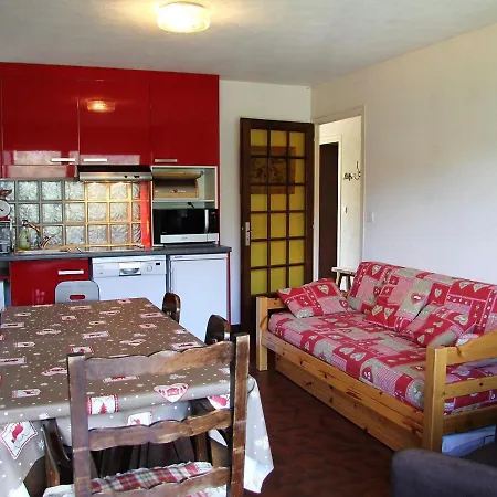 3 Pieces Avec Terrasse, Parking, Cheminee Et Vue Montagne A - Fr-1-459-54 Apartmán